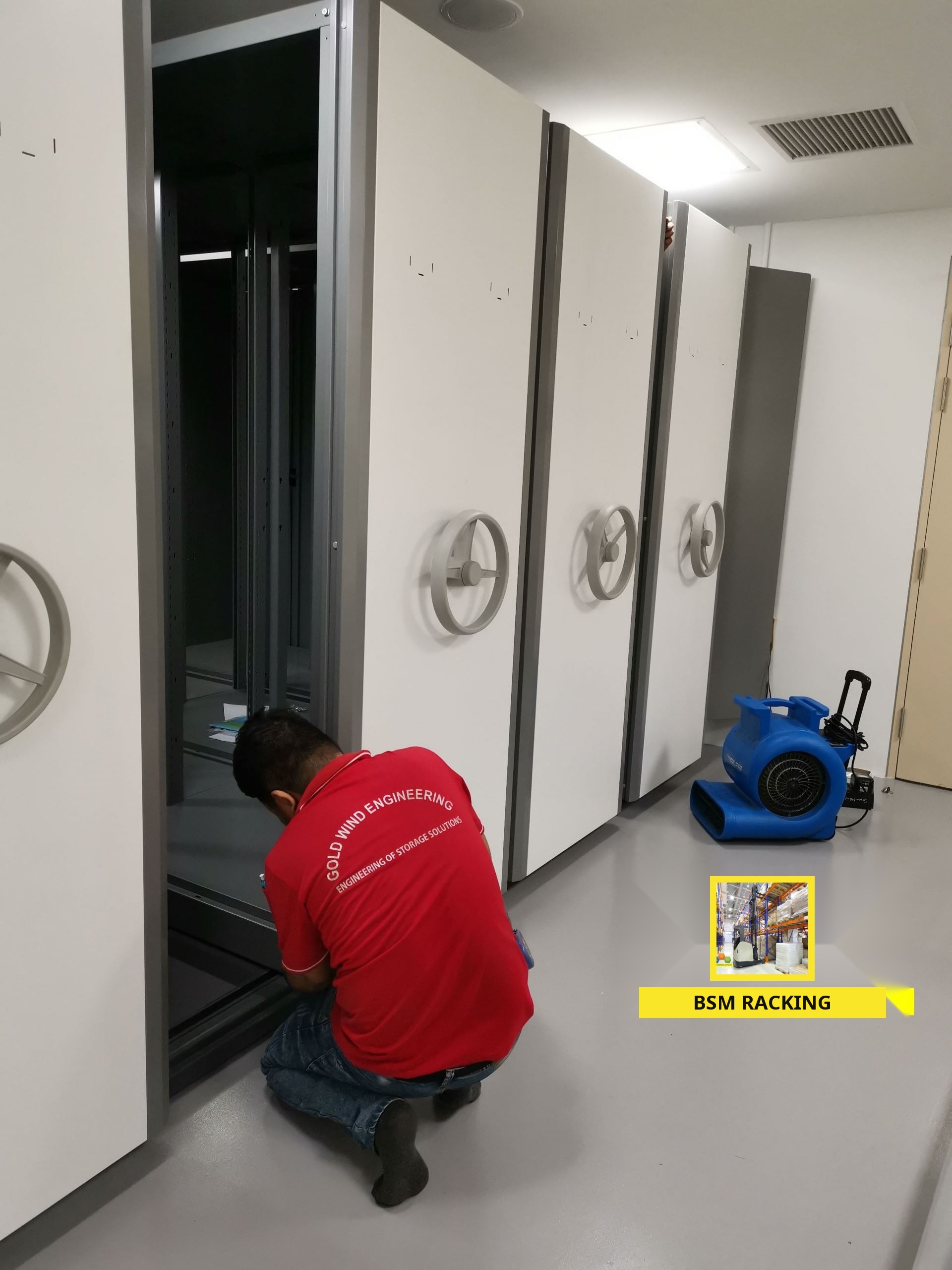 Mobile Compactor mechanical cabinet storage arrangement, project view 11