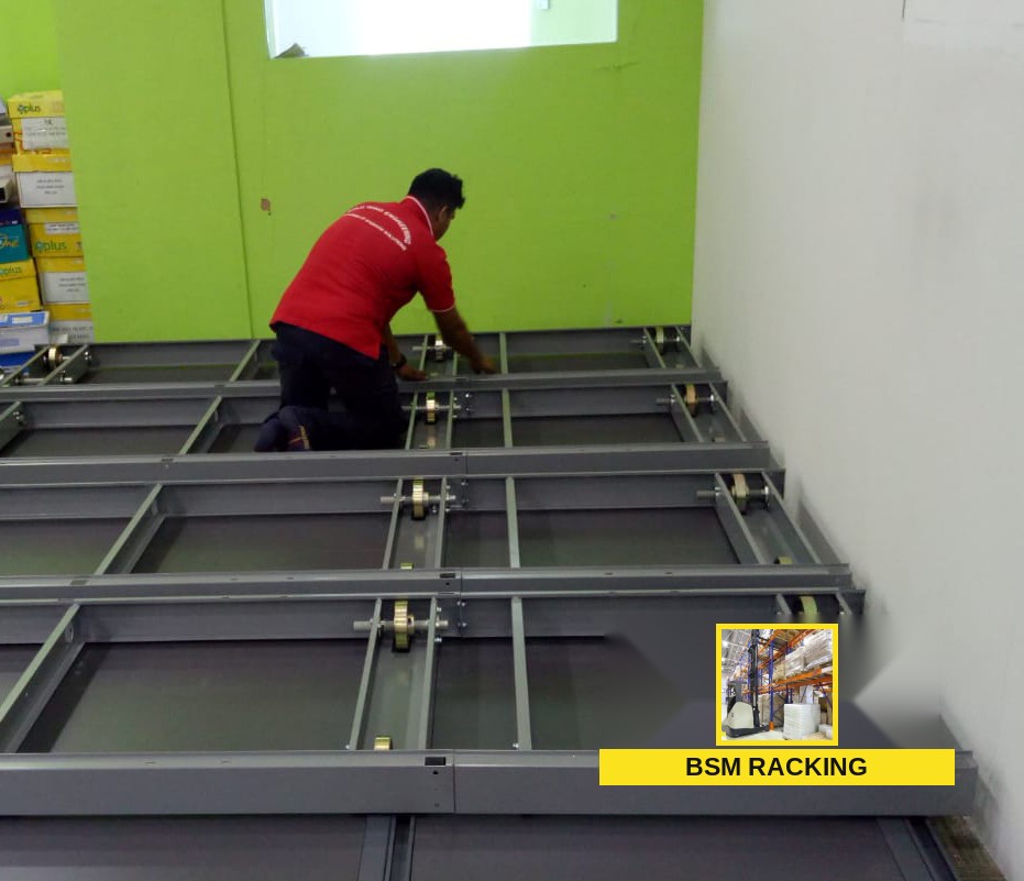 Mobile Compactor mechanical cabinet storage arrangement, project view 16