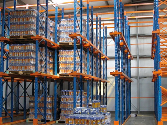 Drive-In Racking storage lane configuration