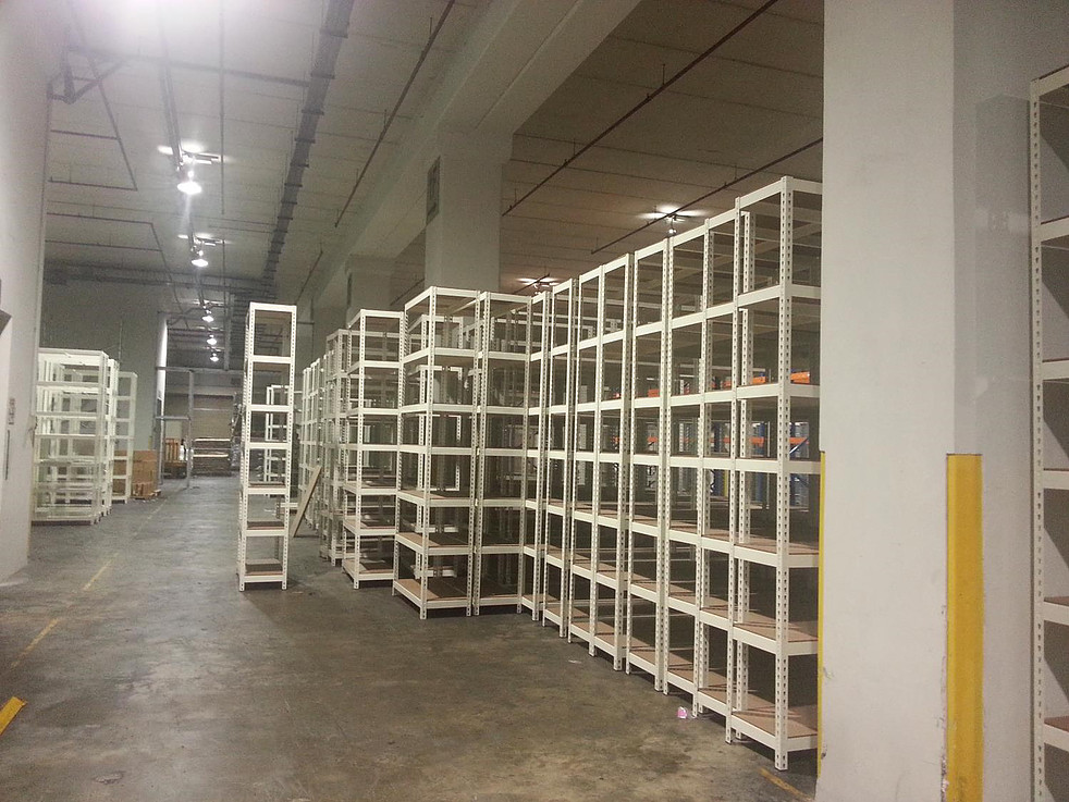 Boltless Shelving System with adjustable storage levels