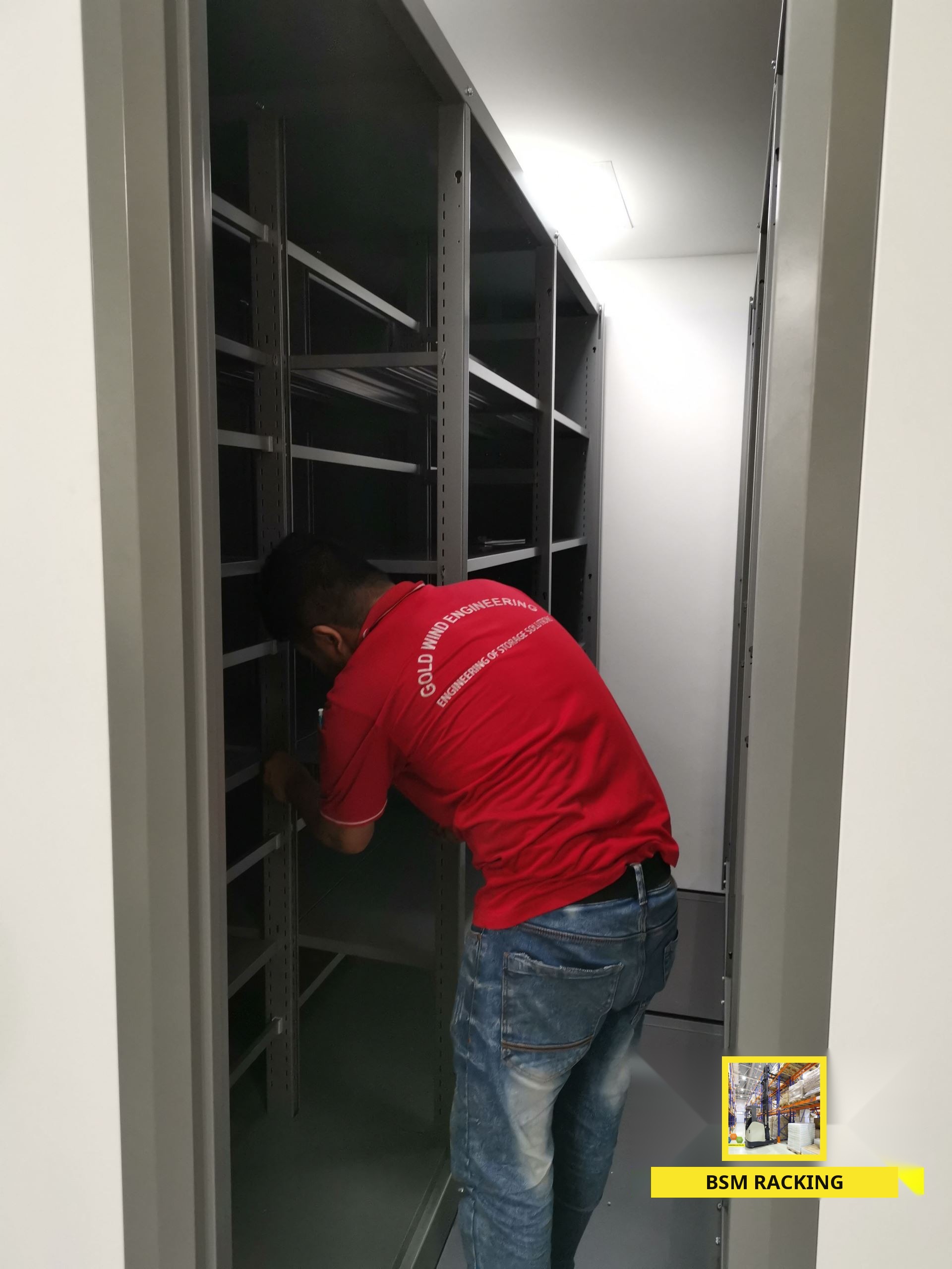 Mobile Compactor mechanical cabinet storage arrangement, project view 8